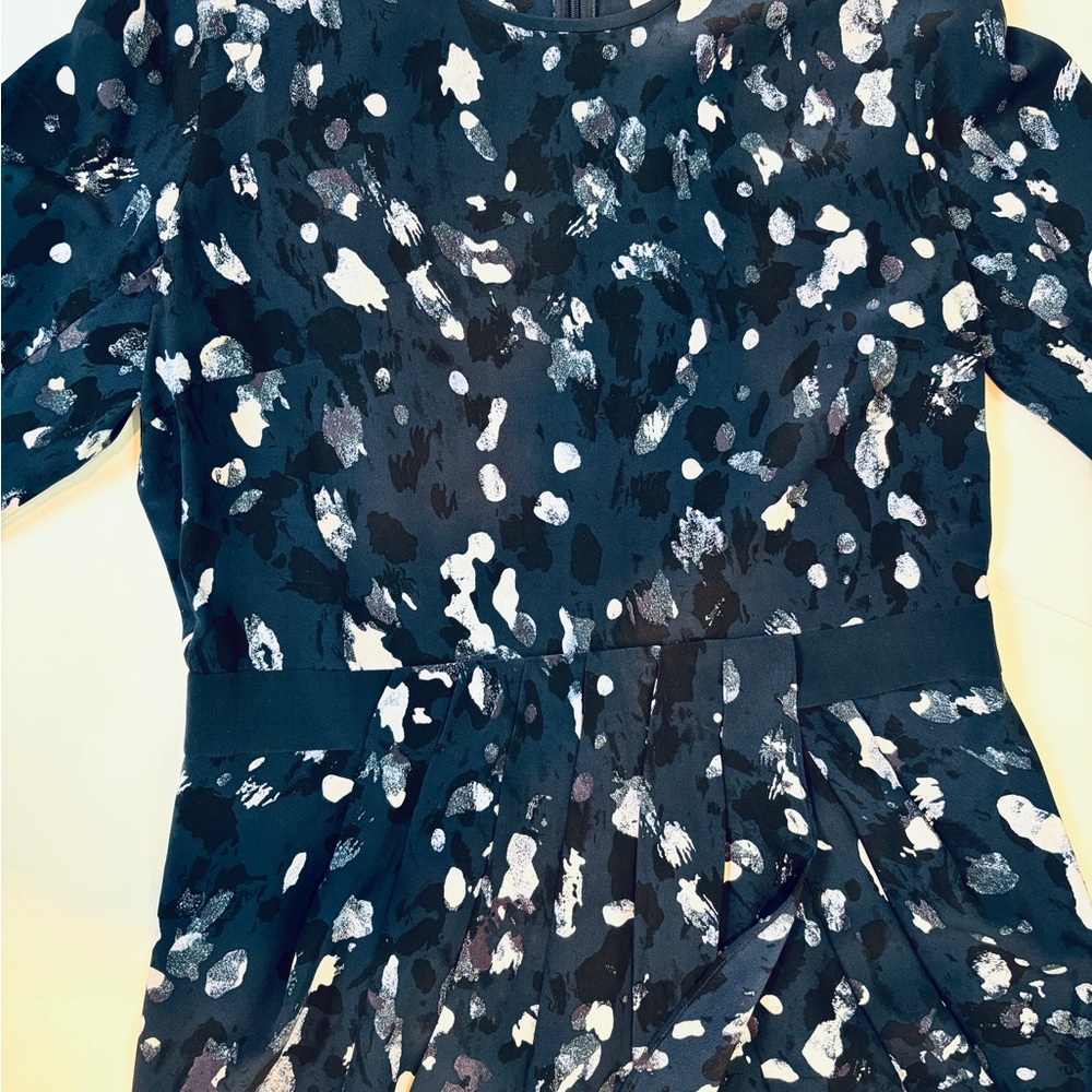 Club Monaco SILK long sleeve dress - Picture 13 of 13
